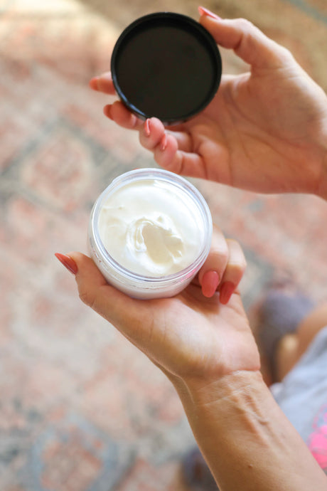 Natural Body Lotion (Body Spread) Coco Kissed — in-use