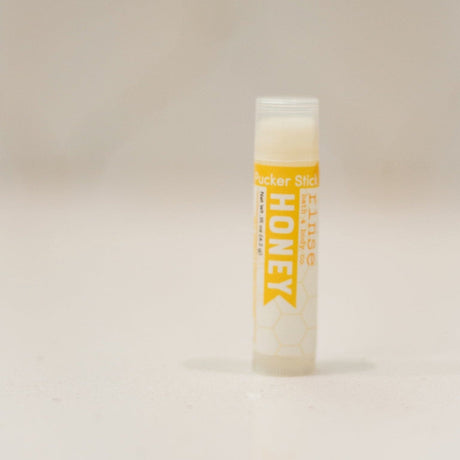 Honey natural lip balm from Rinse - nourishing lip care - detail view