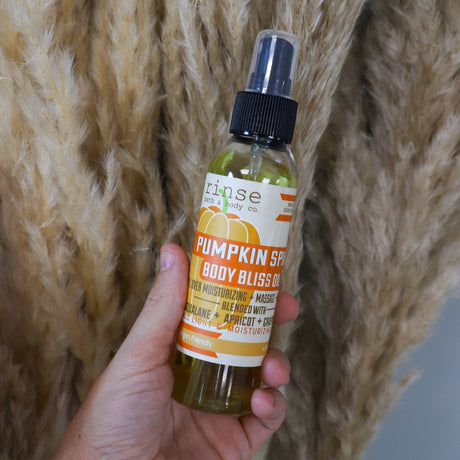 Rinse Pumpkin Spice natural body oil - lightweight moisture that absorbs fast - lifestyle shot