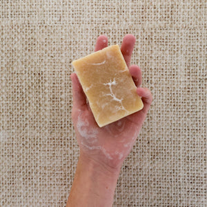 Rinse Almond & Honey Soap - moisturizing and gentle - detail view