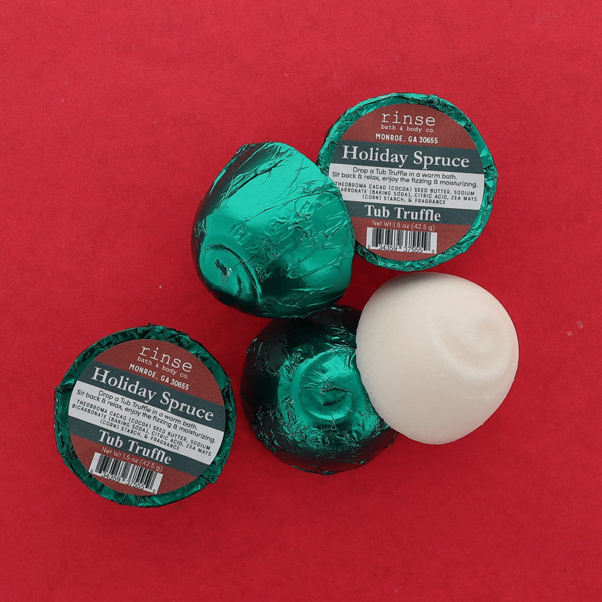 Natural bath bomb | Holiday Spruce | Rinse Bath & Body Co. - detail view